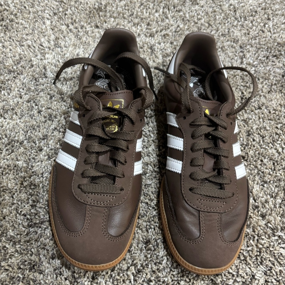 Women’s adidas sambas size 7